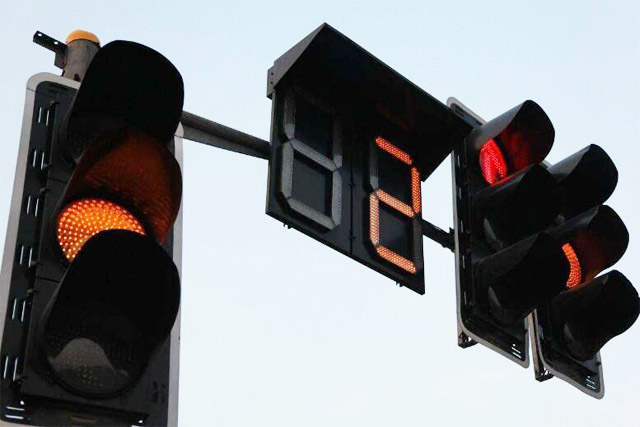 锦州交通事故律师：怎么才算闯红灯，机动车闯红灯的查询方法和处罚规定